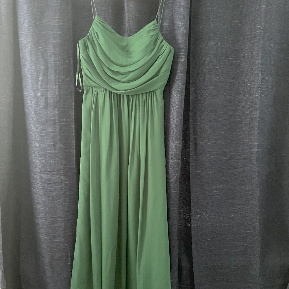 Green Spaghetti Strap Formal Dress SIZE 4/6 (runs more like a 4)
